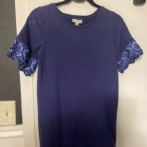 Tshirt dress with textured sleeves